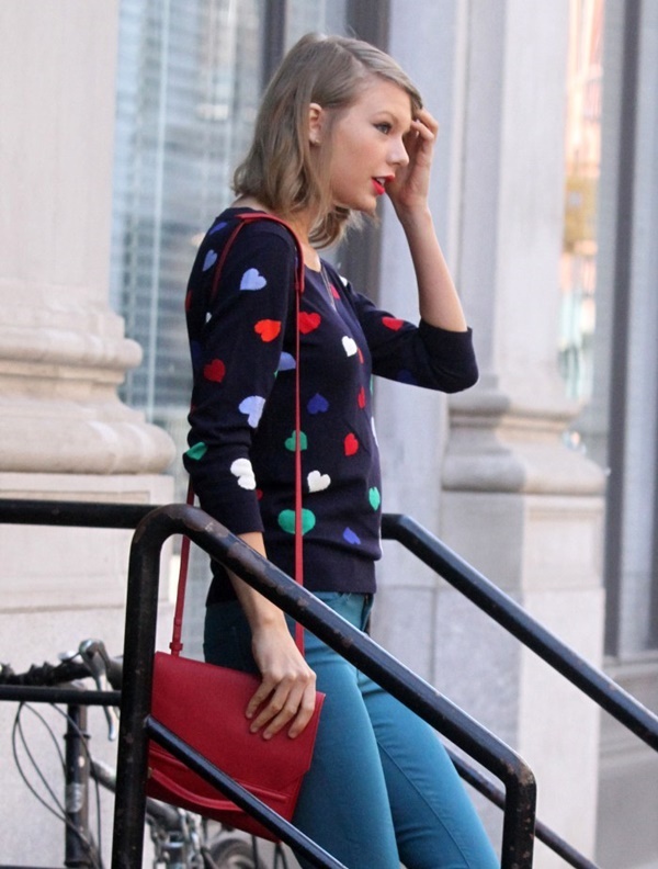 51385574 Singer Taylor Swift steps out in a heart patterned sweater in New York City, New York on April 16, 2014. FameFlynet, Inc - Beverly Hills, CA, USA - +1 (818) 307-4813