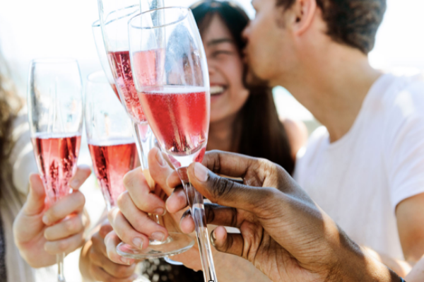 The-Dos-and-Don’ts-of-Engagement-Party-Etiquette