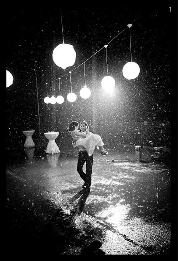 couple-in-the-rain-photography-ideas-1