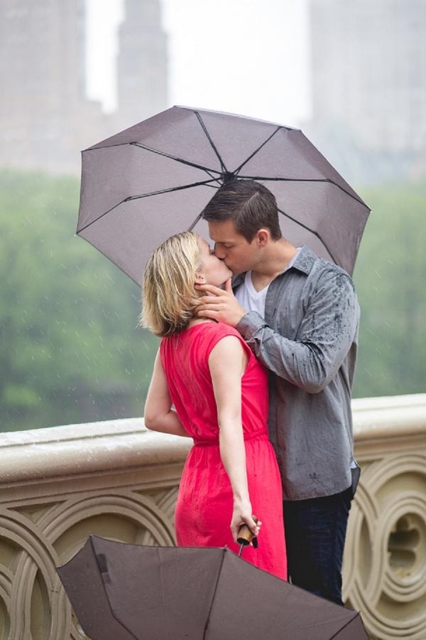 couple-in-the-rain-photography-ideas-10