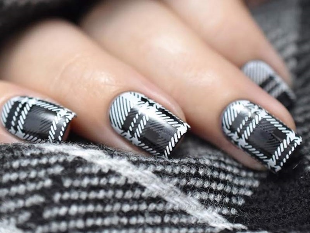 Beautiful-Checkered-Nail-Art-Designs