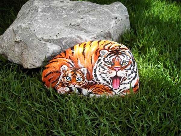 Easy-garden-and-outdoor-rock-painting-ideas