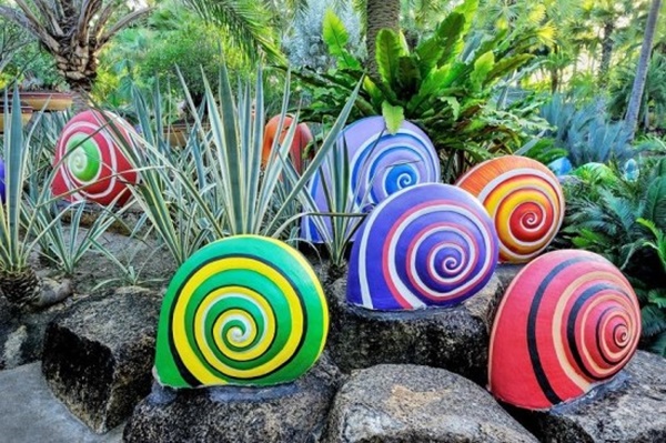 Easy-garden-and-outdoor-rock-painting-ideas