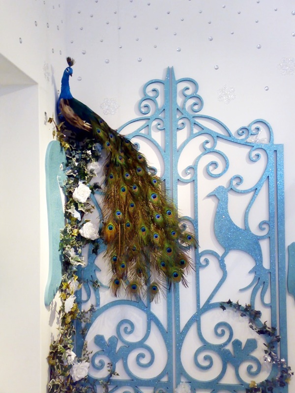 Peacock-Feather-Wall-Decor-Ideas