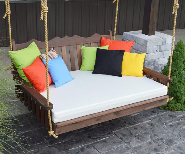 Outdoor-Accessories-to-Upgrade-Your-Patio-Furniture