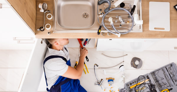 Common-Emergency-Plumbing-Issues-And-How-To-Deal-With-Them