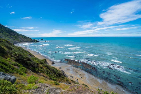 Underrated-Beaches-in-the-United-States-to-visit-in-the-post-pandemic-world