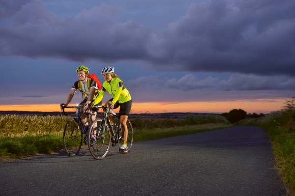 How-To-Bike-Ride-Safely-in-Large-Crowds