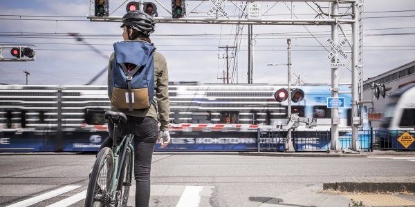 How-To-Bike-Ride-Safely-in-Large-Crowds