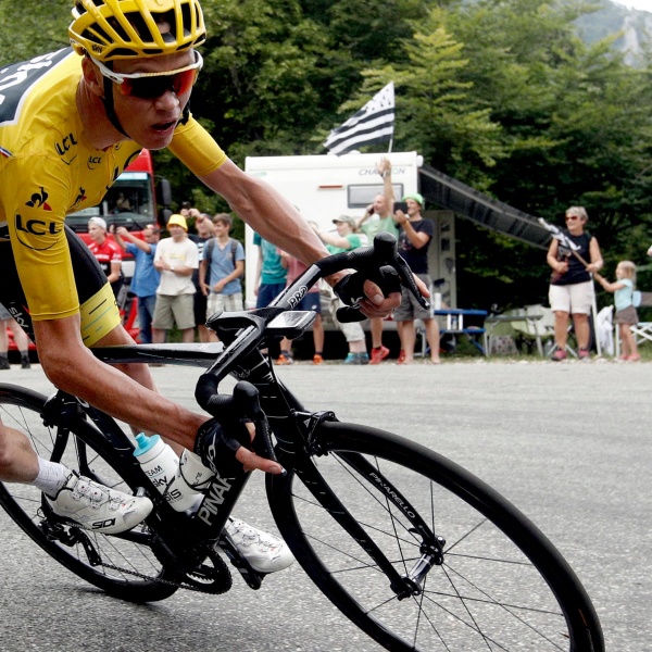 How-To-Bike-Ride-Safely-in-Large-Crowds