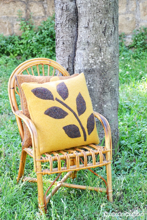 Make-Gorgeous-Throw-Pillows-Using-Old-Clothes